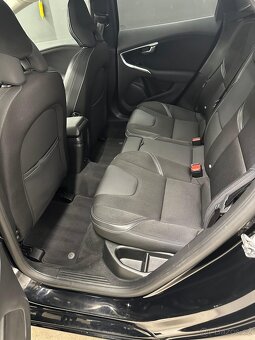 Prodám Volvo V40 2.0 D2 88kW 2017 - 8