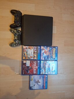 PS4 Fortnite Edition + 2 ovladače + 6 her - 8