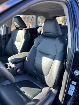 RAV4 Hybrid SELECTION 4x4 56000 km - 8