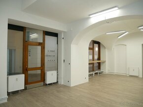 Pronájem obchodního prostoru 127m2 v centru města - 8