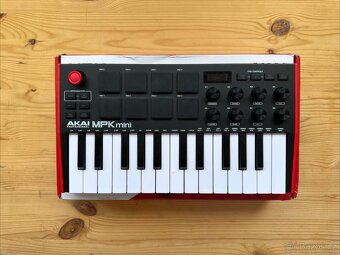 AKAI MPK Mini MK3 – téměř nový, použitý jen 2× - 8