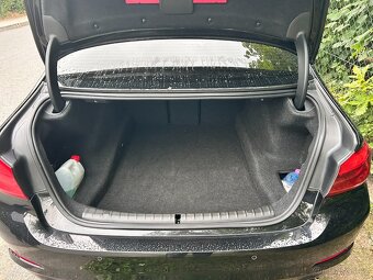 BMW 520d M-packet, 2019, 137 000 km, TOP stav - 8