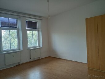 Atypický byt 7+kk, nám. Dr. Beneše, Chomutov - 8