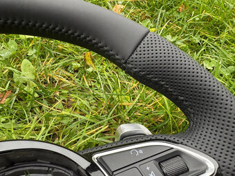 VOLANT AUDI KOŽENÝ ZKOSENY RS PADLA PERFOROVANA KUZE - 8