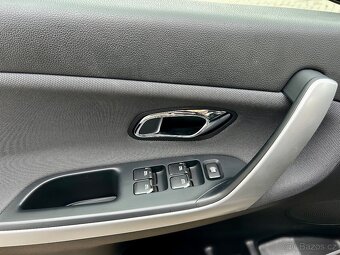 Kia Ceed Combi 1.6GDi 99kw, ČR 2018, zánovní jen 37 000km - 8