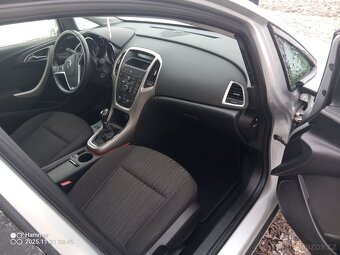 Opel Astra Kombi 1.4 benzín 124.000 km 2011 - 8