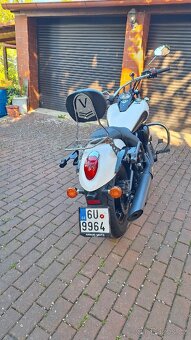 Kawasaki Vulcan 900 Custom - 8