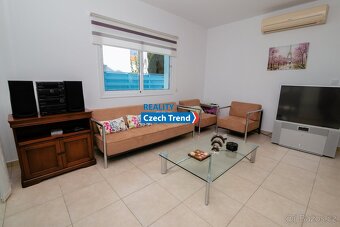 Prodej vily se 3 ložnicemi a soukromým bazénem, 270 m2 na Ky - 8