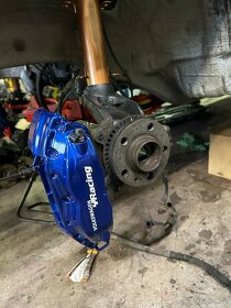 Kompletní brzdový kit BREMBO - 5x100 - 8