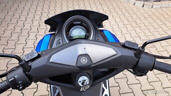 YAMAHA NMAX 125 ABS, NOVÝ V ČR, DPH ,NAJETO POUZE 960 Km - 8