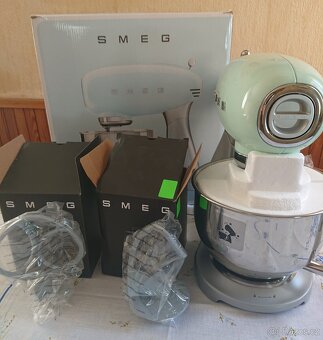 Nový kuchyňský robot SMEG, pastelově zelená barva - 8
