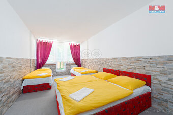 Prodej hotelu, penzionu, 2237 m², Komňa - 8