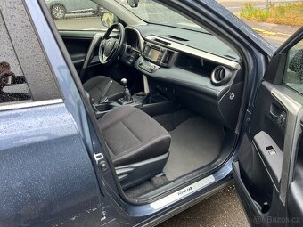 Toyota RAV4 2,2 D-4D LUX 110kW, originál servis, nebouraná - 8