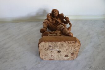 Soška myslivec lov lovec hon dřevo (725A) - 8