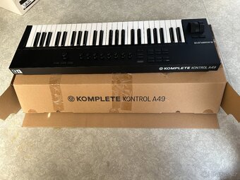 Native Instruments Komplete Kontrol A49 MIDI keyboard - 8