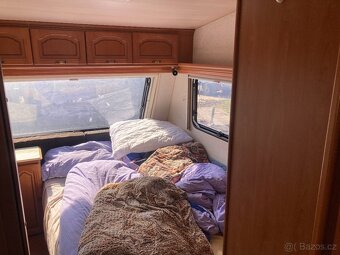 Prodám karavan francouz , topení s rozfukem , lednice ,solar - 8