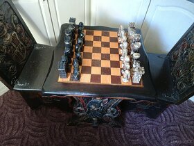 Unikátní (antik) Šachový stolek, ručně vyrobená šachová sada - 8