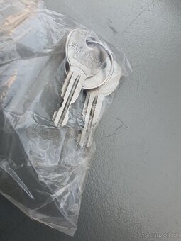 dlouhý střešní box – rakev KAMEI - 8