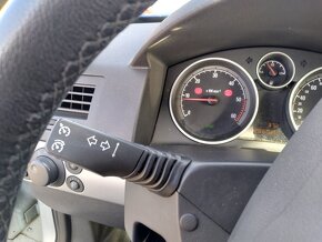 Opel Astra Caravan 1.7 CDTI KLIMA,ČR,ŠPATNÁ SPOJKA - 8