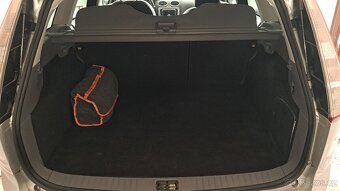 Ford Focus kombi 1.6, r.v. 2010 - 8