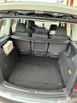 Volkswagen Touran - 8