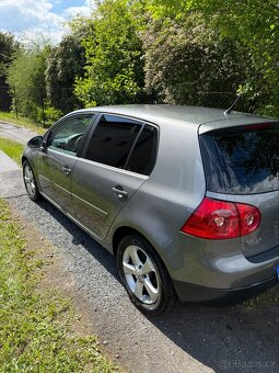 VW Golf V 1.9 TDI r. 2007 – na opravu nebo na náhradní díly - 8