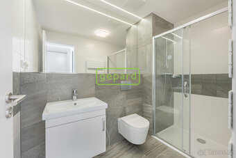 Pronájem bytu 2+kk/B, 43 m2 + 9m2, Praha 8-Kobylisy - 8