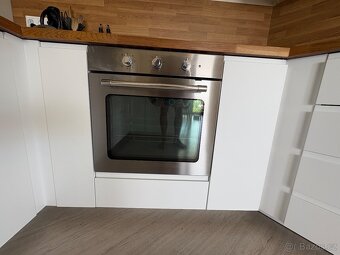 🏡 Moderní kuchyň IKEA – bez pracovní desky a spotřebičů - 8