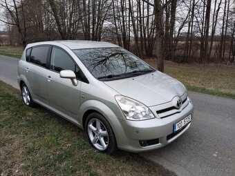Toyota Corolla Verso 1.8i - 8