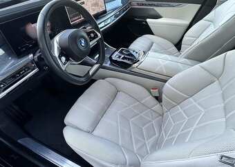 BMW i7, xDrive60 / stav nového vozu - 8