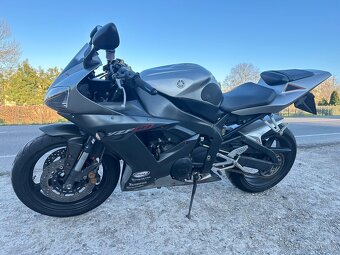 Yamaha yzf R1 - 8
