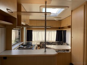 Karavan Delta 440 Pojezd, zánovní předstan - 8