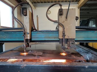 CNC řezací stroj - 8