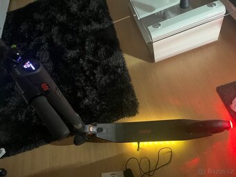 ELEKTRICKÁ KOLOBĚŽKA SEGWAY KICKSCOOTER E25E - 8