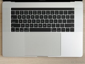 Apple MacBook Pro 15" - SSD 1TB - 100% STAV NOVÉHO - 8