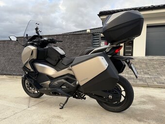 Honda Forza 750 model 2025 - 8
