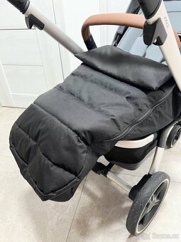 Sportovní kočárek Joolz Hub šedý s nánožníkem - 8