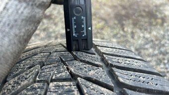 Zimní pneu 235/40/18 Hankook Dot 2422 - 8