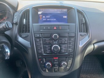 Opel Astra 2011 - 8