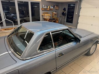 Mercedes-Benz 560 SL - 8