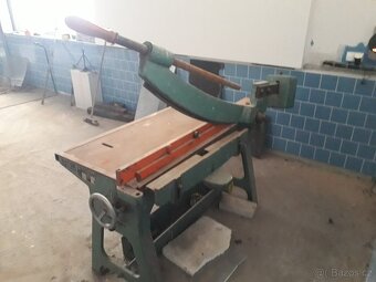 Tabulové nůžky typ: NTP 1000/2,50  ZTS Košice - 8