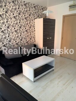 Studio 1kk s balkonem, situovaný v komplexu RAINBOW - 8