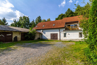 Prodej rodinného domu 819 m², pozemek 9 510 m² - 8