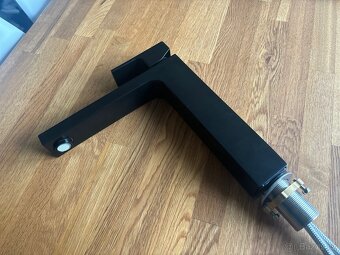 HANSGROHE Vernis Shape baterie - 8