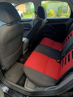 Ford Focus 1.6 74kw benzín - 8