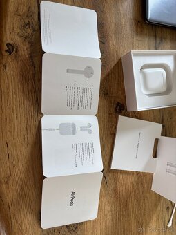 AirPods 2 s Lightning nabíjecím pouzdrem - 8