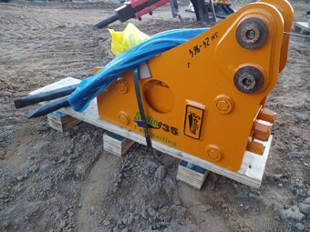 Hydraulické kladivo pro mikrobagry - 8