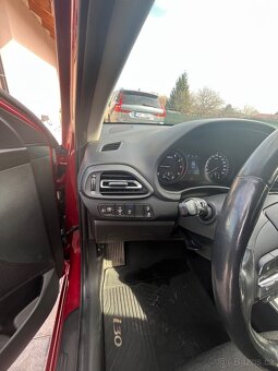 Hyundai i30 fast back záruka - 8