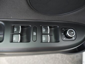 Volkswagen Golf Plus 1.6 TDi , 77 kW nafta, 2011 - 8