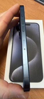 Apple iPhone 15 Pro 128GB modrý titan - 8